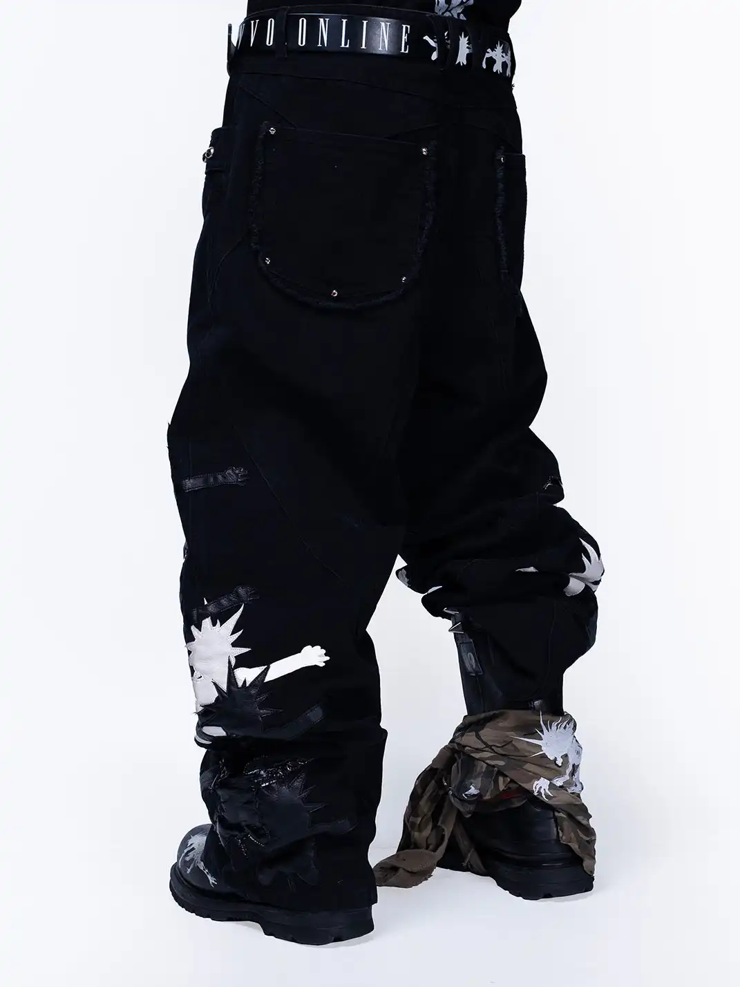 FVVO | Embroidered Logo Jeans