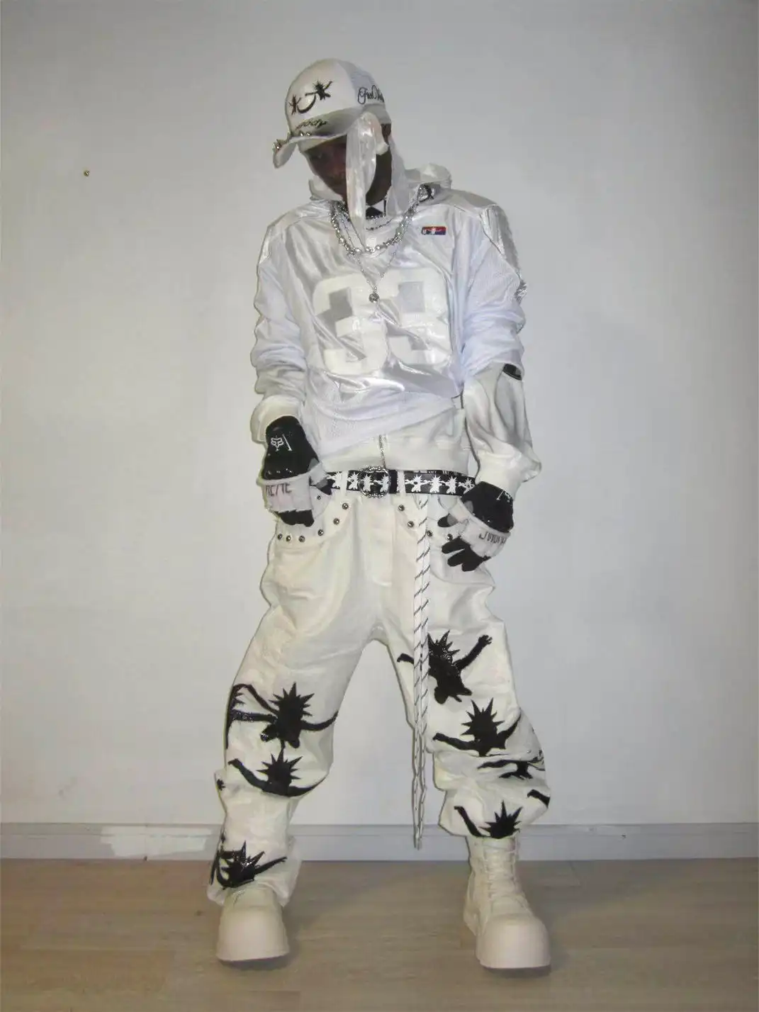 FVVO | Embroidered Logo Jeans
