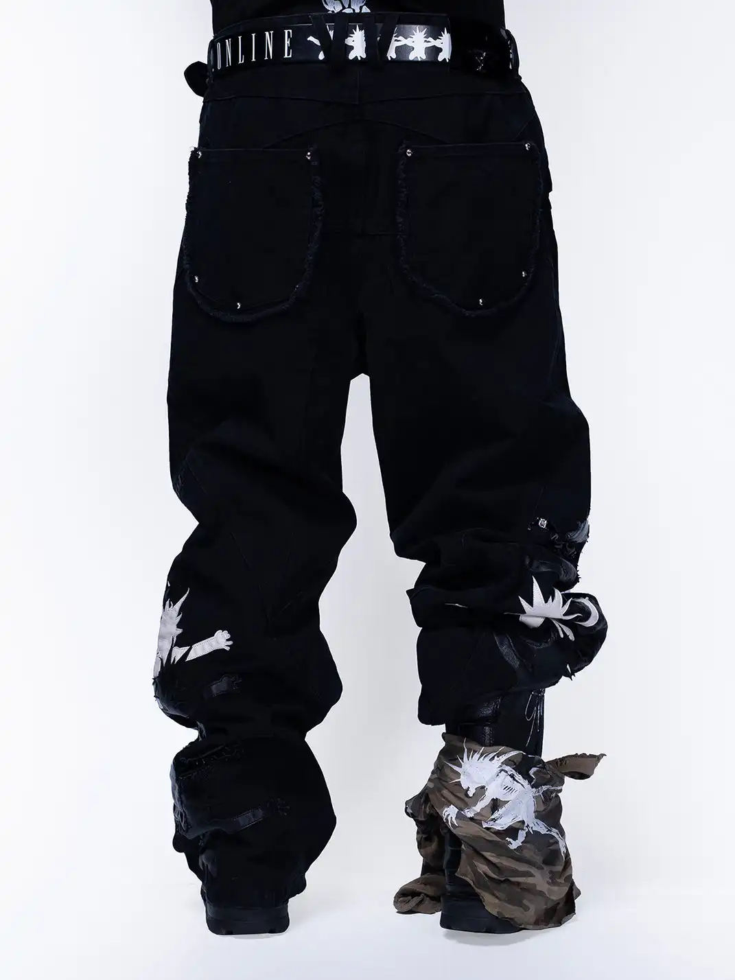 FVVO | Embroidered Logo Jeans