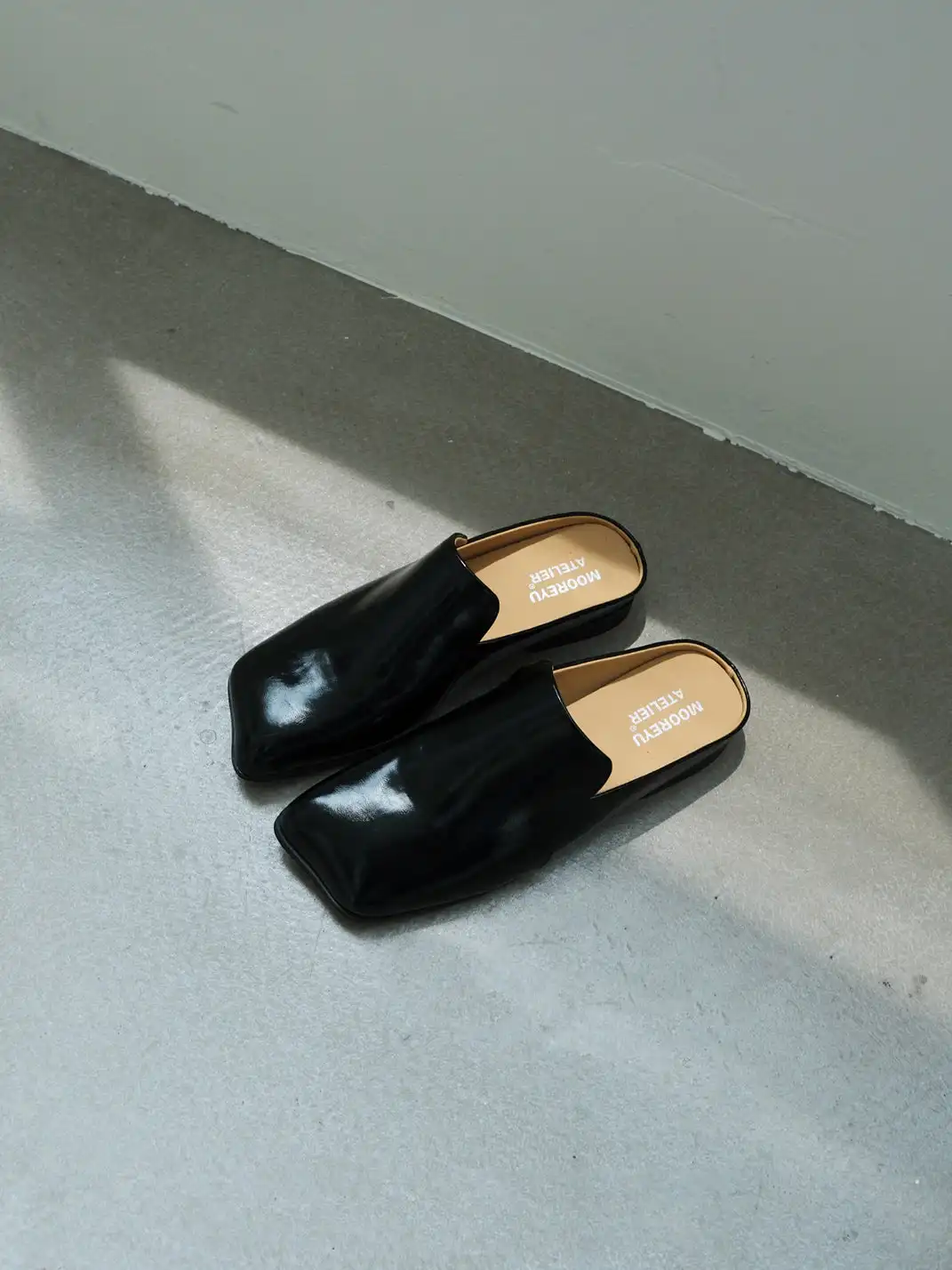 Mooreyu Atelier | Flat Closed Toe Mule Shoes