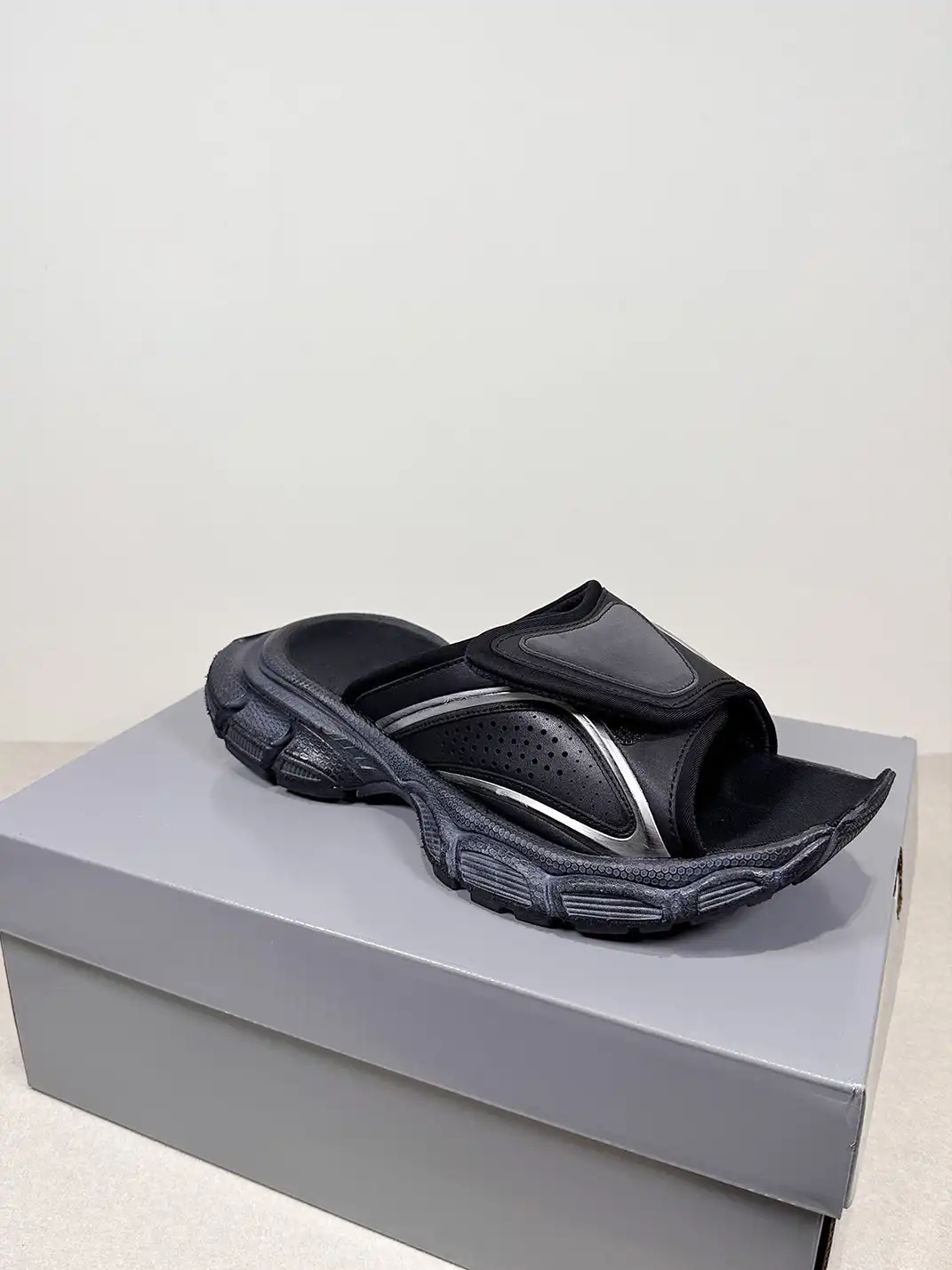 BK OFFICIAL | Velcro Strap Slide Slippers