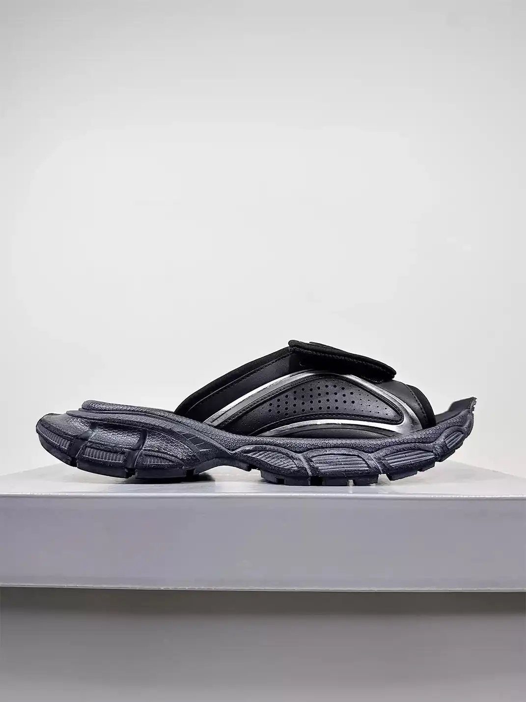 BK OFFICIAL | Velcro Strap Slide Slippers