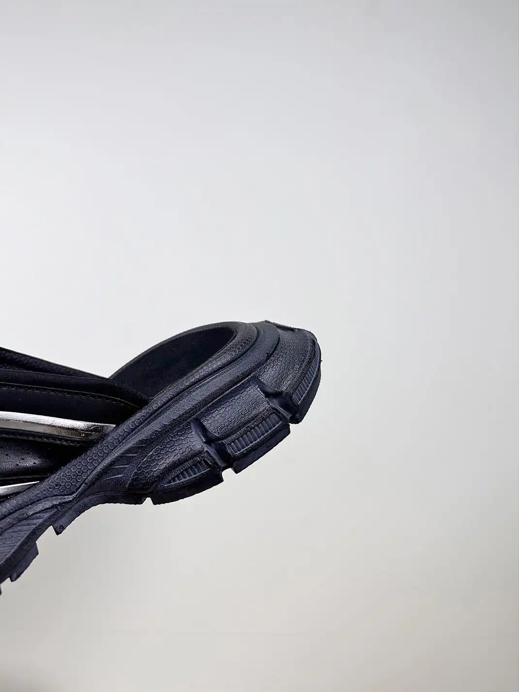 BK OFFICIAL | Velcro Strap Slide Slippers