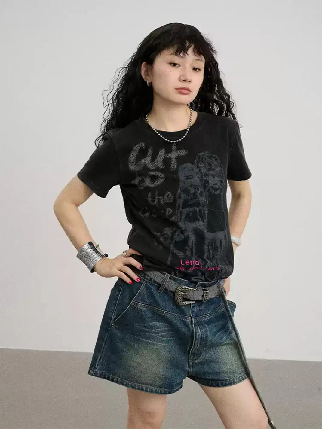 Achihara | Regular Shoulder Comic Print Graphic T-Shirt