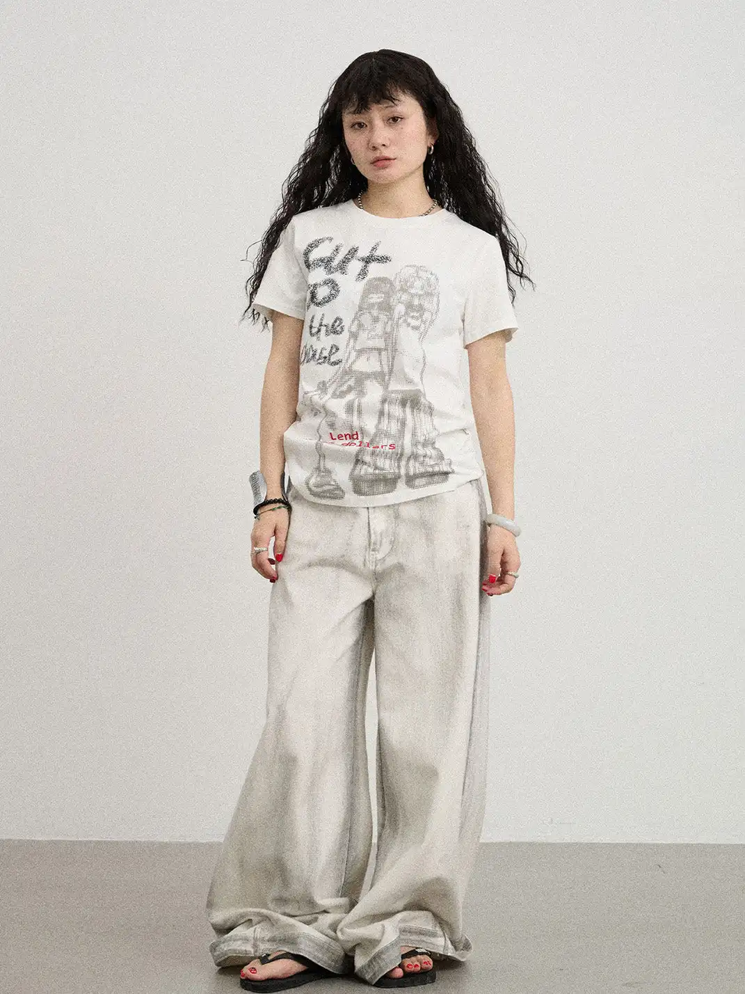 Achihara | Regular Shoulder Comic Print Graphic T-Shirt