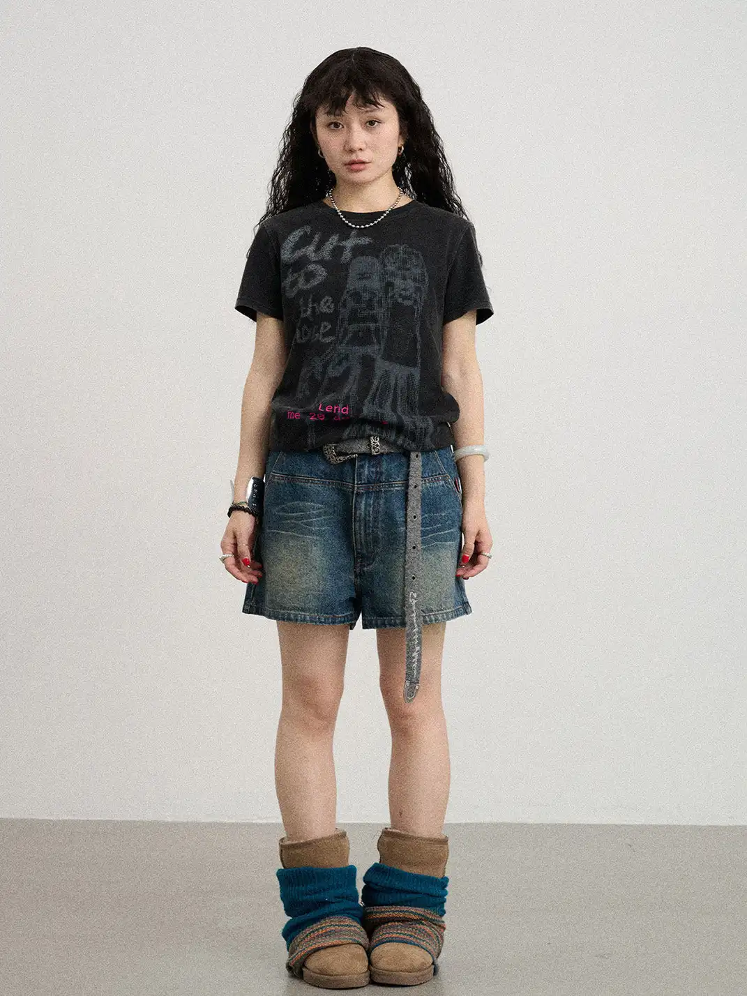 Achihara | Regular Shoulder Comic Print Graphic T-Shirt