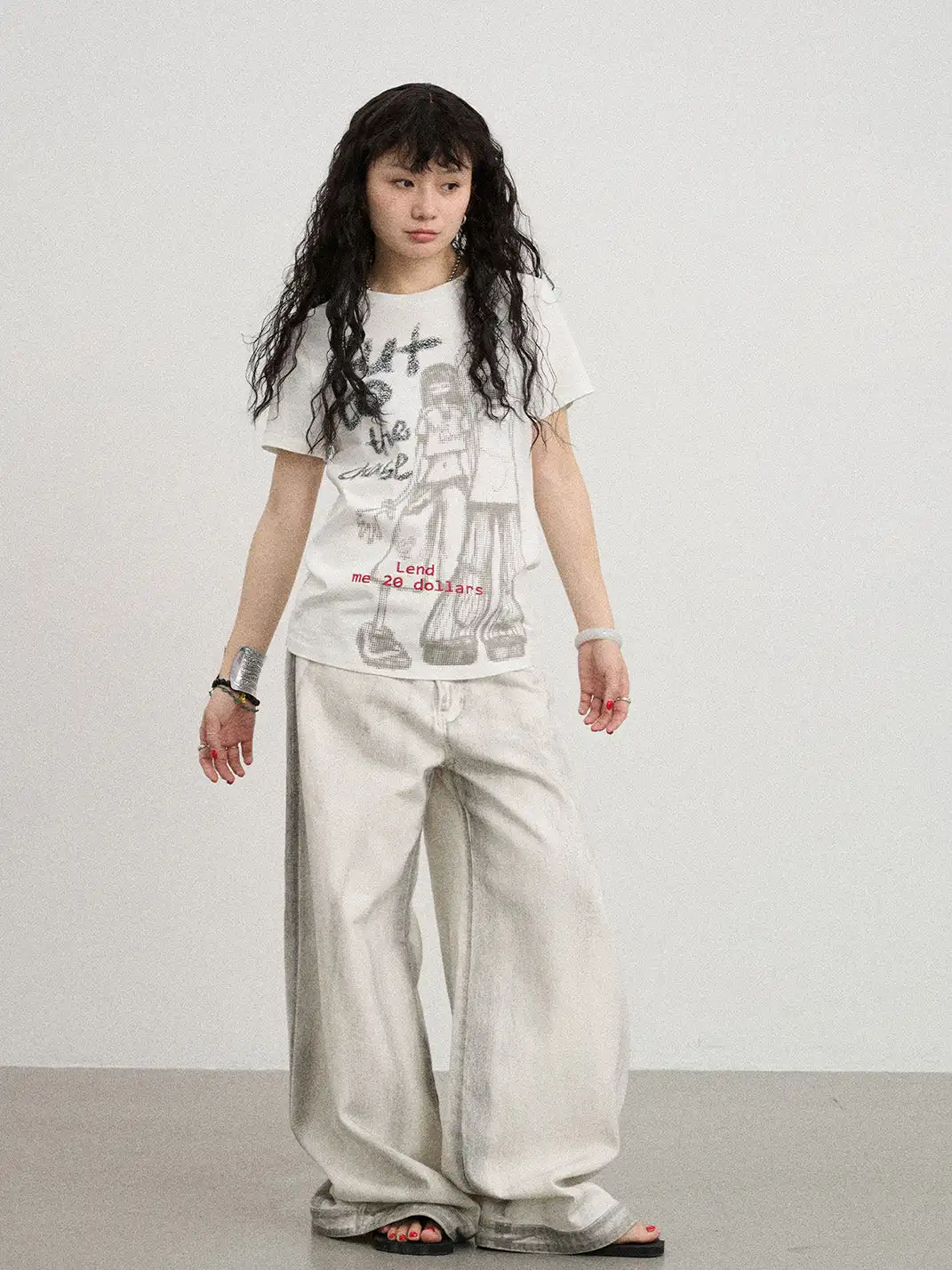 Achihara | Regular Shoulder Comic Print Graphic T-Shirt