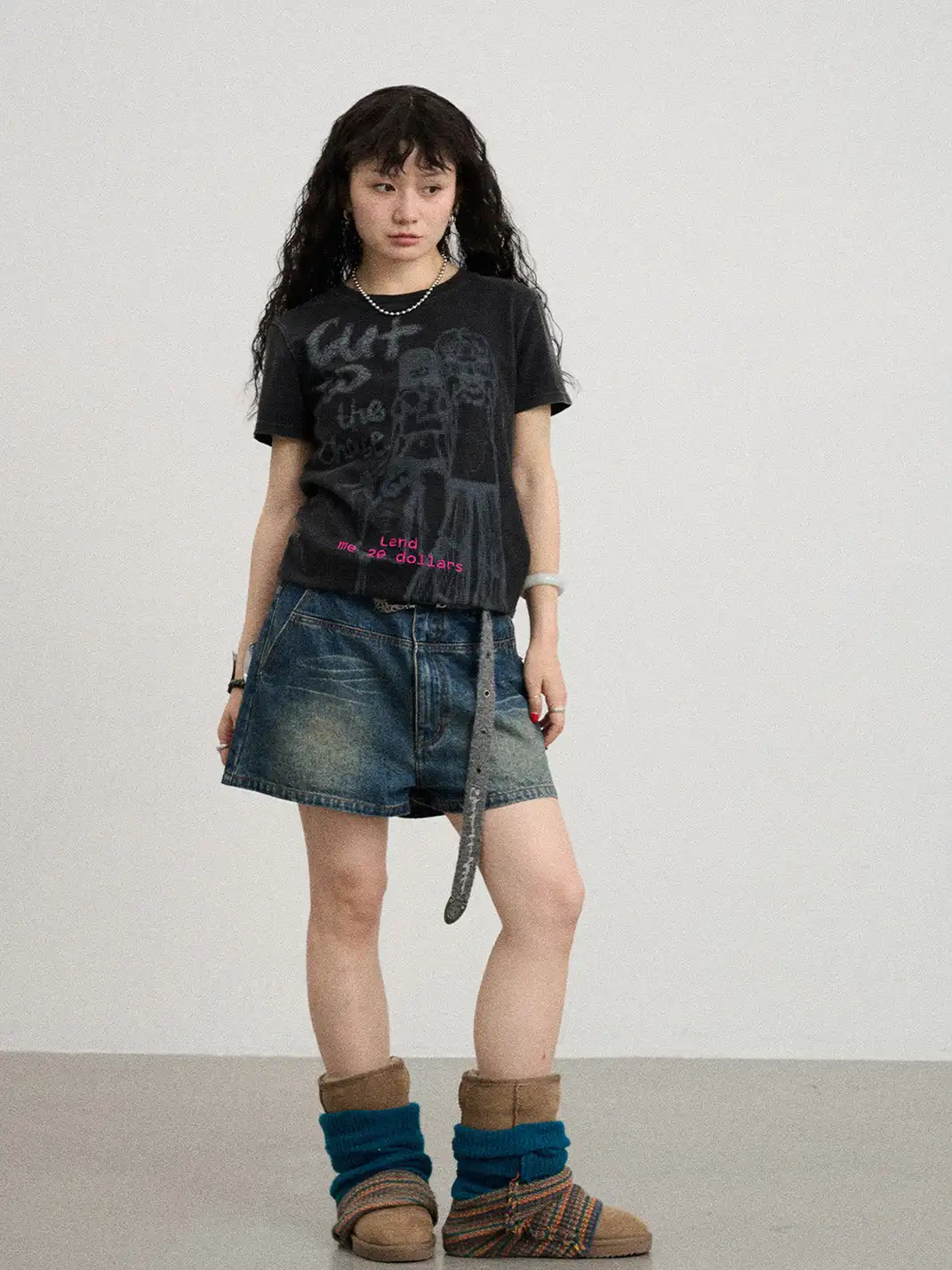 Achihara | Regular Shoulder Comic Print Graphic T-Shirt