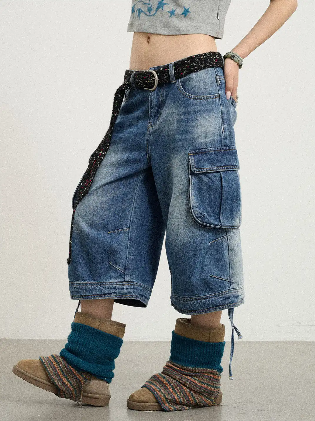 Achihara | Distressed 7/8 Length Jeans