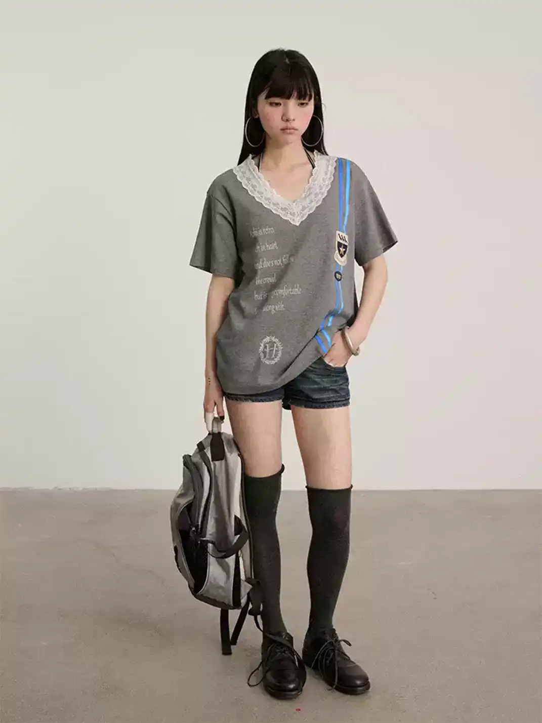 Achihara | Lace V-Neck T-Shirt