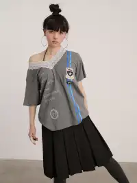 Achihara | Lace V-Neck T-Shirt