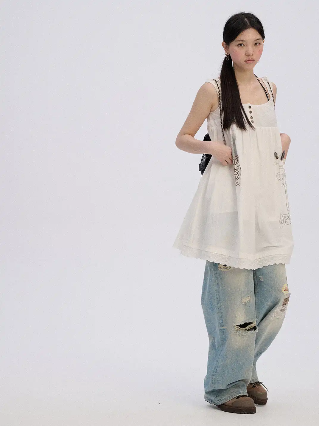 Achihara | Embroidered Button Sleeveless Lace Dress
