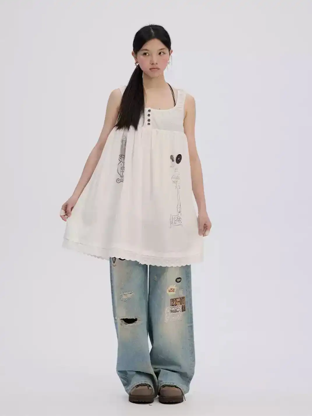Achihara | Embroidered Button Sleeveless Lace Dress
