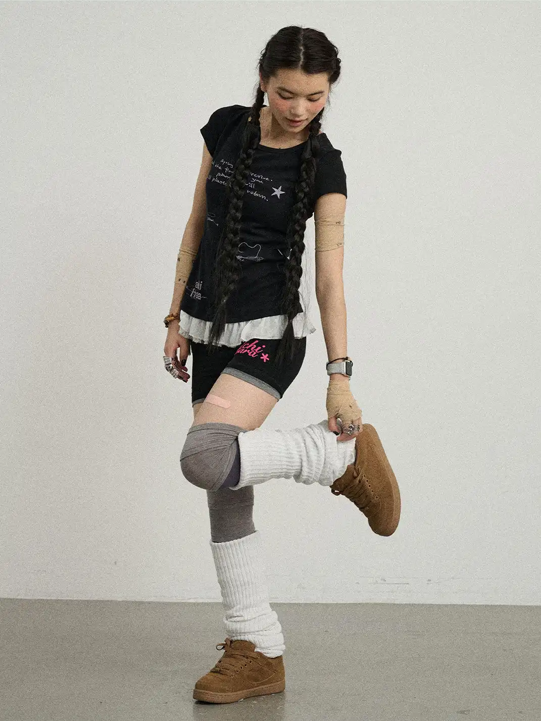 Achihara | Letter Star Print Layered Lace Hem Slim T-Shirt