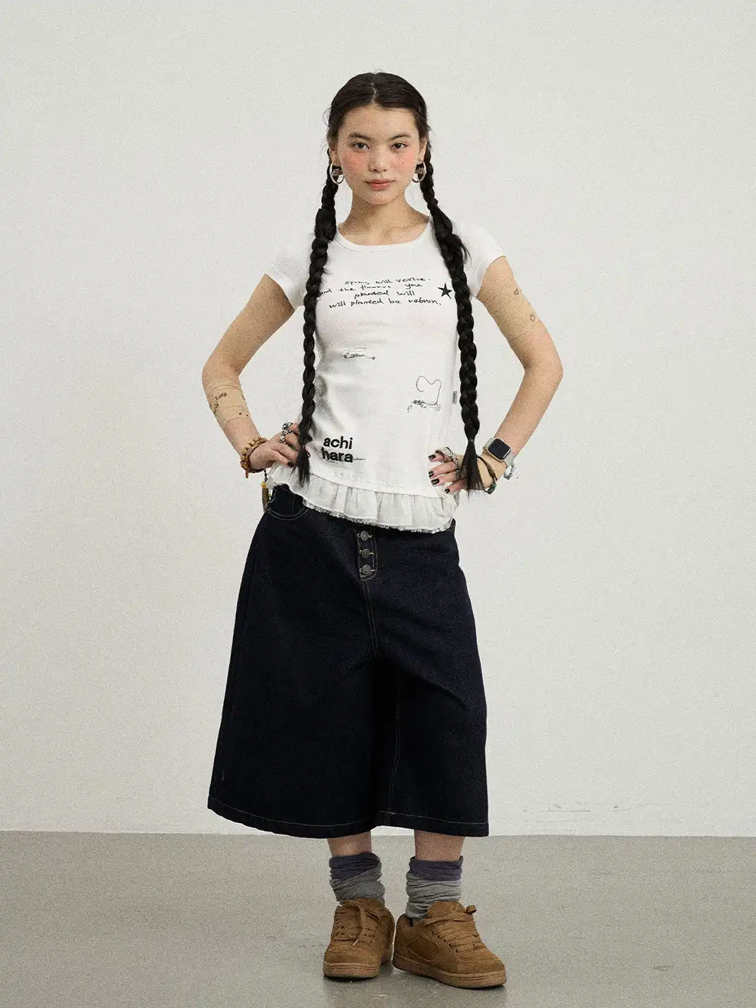 Achihara | Letter Star Print Layered Lace Hem Slim T-Shirt