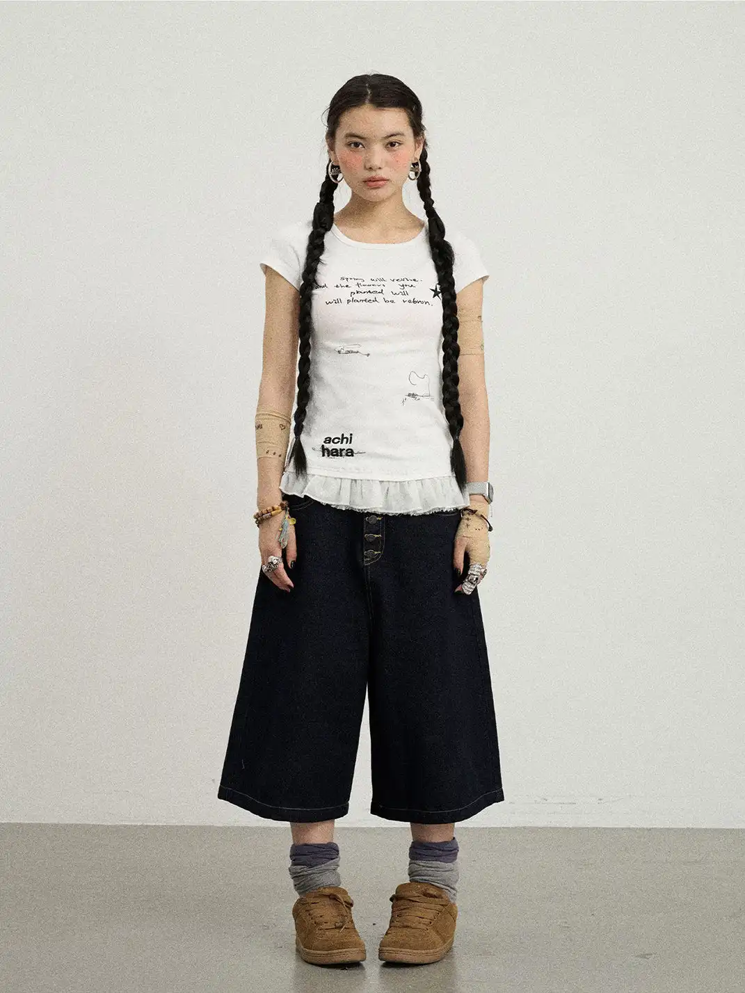 Achihara | Letter Star Print Layered Lace Hem Slim T-Shirt