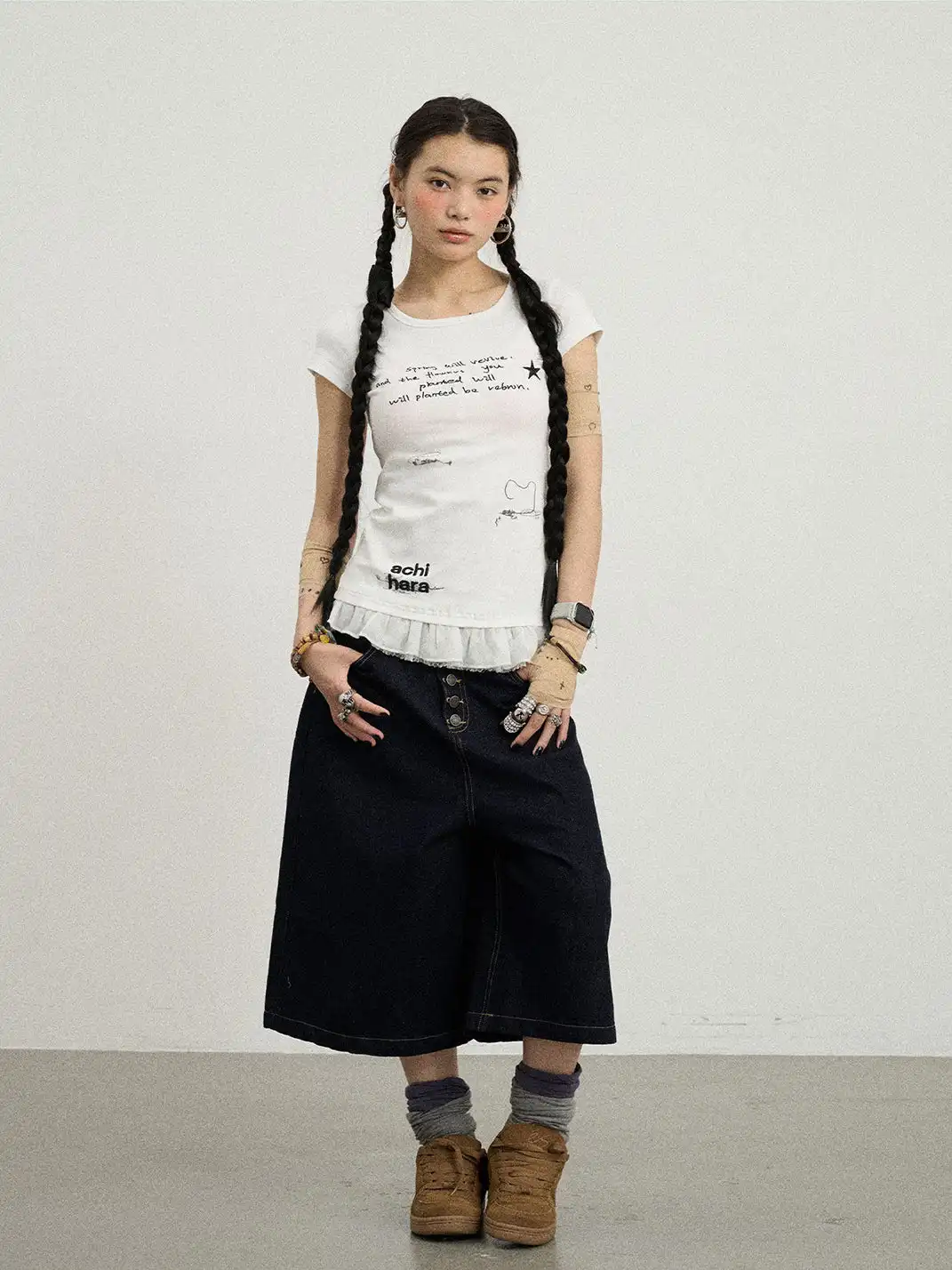 Achihara | Letter Star Print Layered Lace Hem Slim T-Shirt