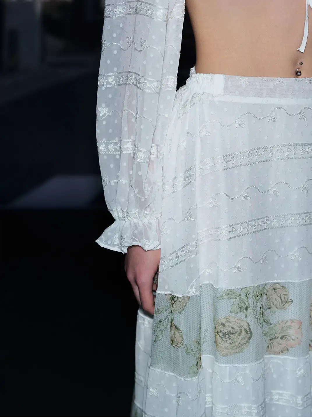 DeleteEX | Ditsy Floral Chiffon Paneled Low-Waist Midi Skirt