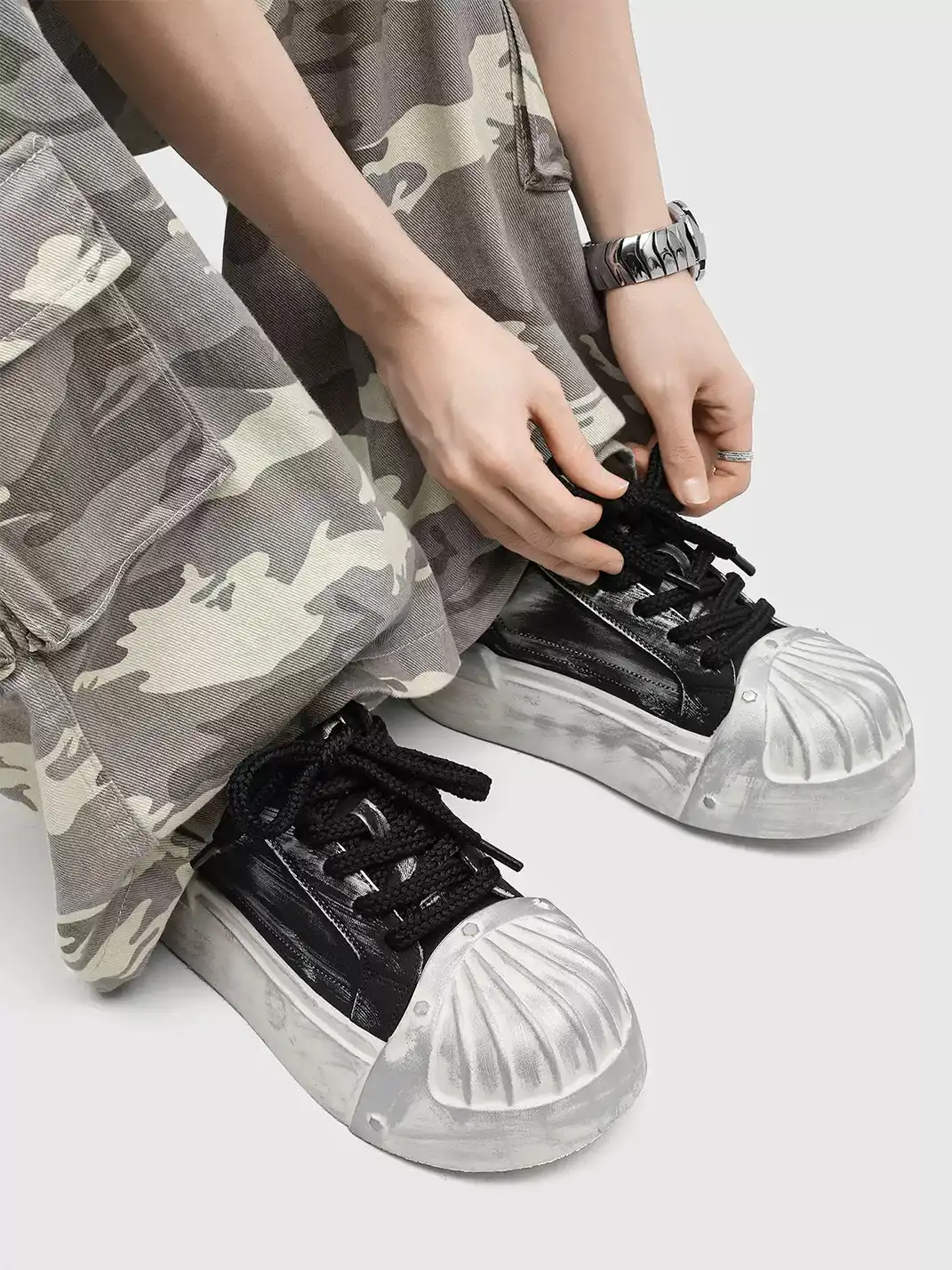 UENO PLANET | Vintage Distressed Shell Toe Platform Skate Shoes