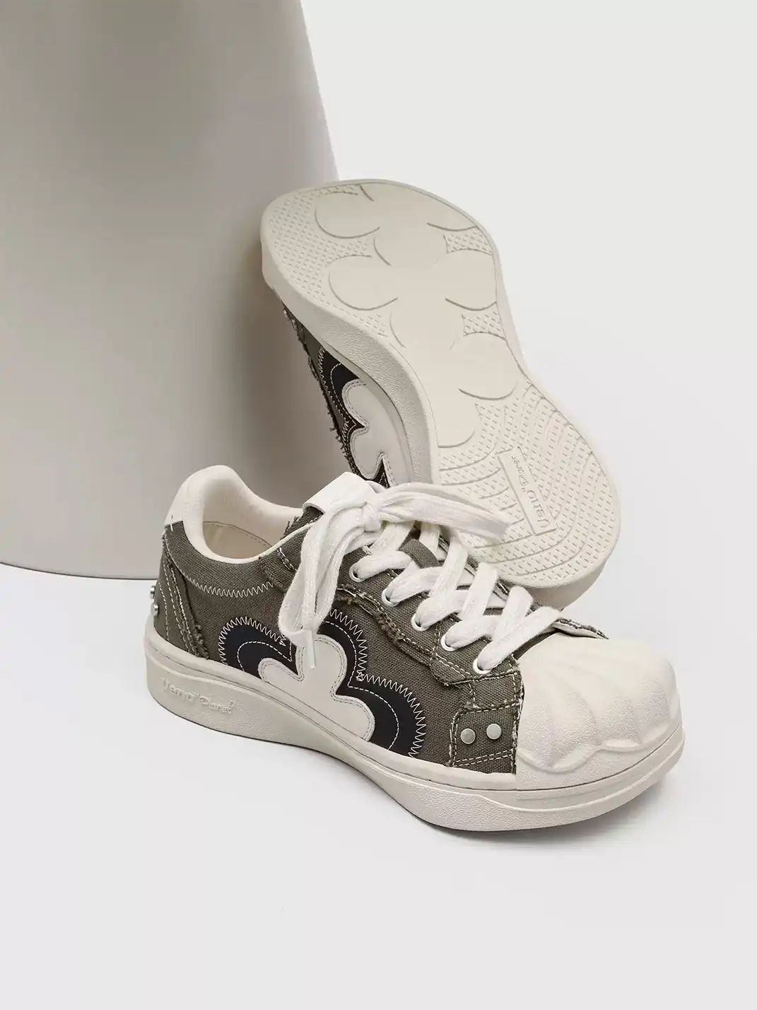 UENO PLANET | Plum Blossom Shell Toe Canvas Shoes