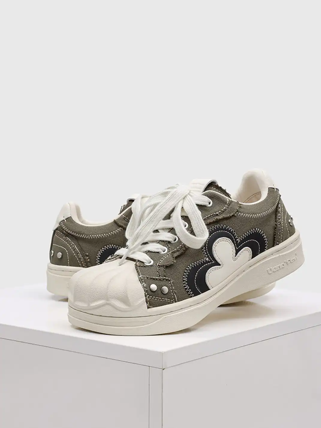 UENO PLANET | Plum Blossom Shell Toe Canvas Shoes