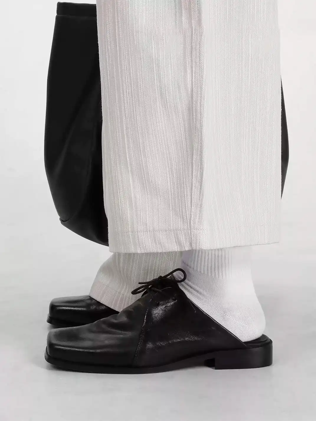 HANQIAORIJI | Washed Horsehide Square Toe Mule Slippers