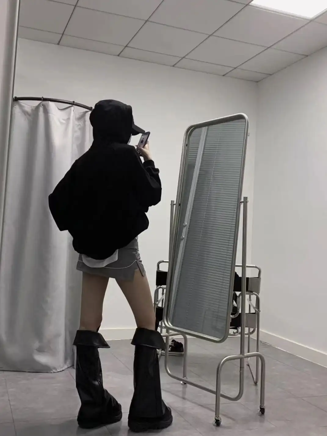 JiangGe | Fold-over Cuff Buckle Platform Punk Knee-High Boots