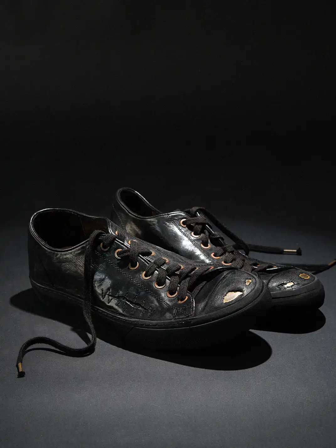 NEIGBORL | Low-Top Washed Distressed Horsehide Skate Shoes