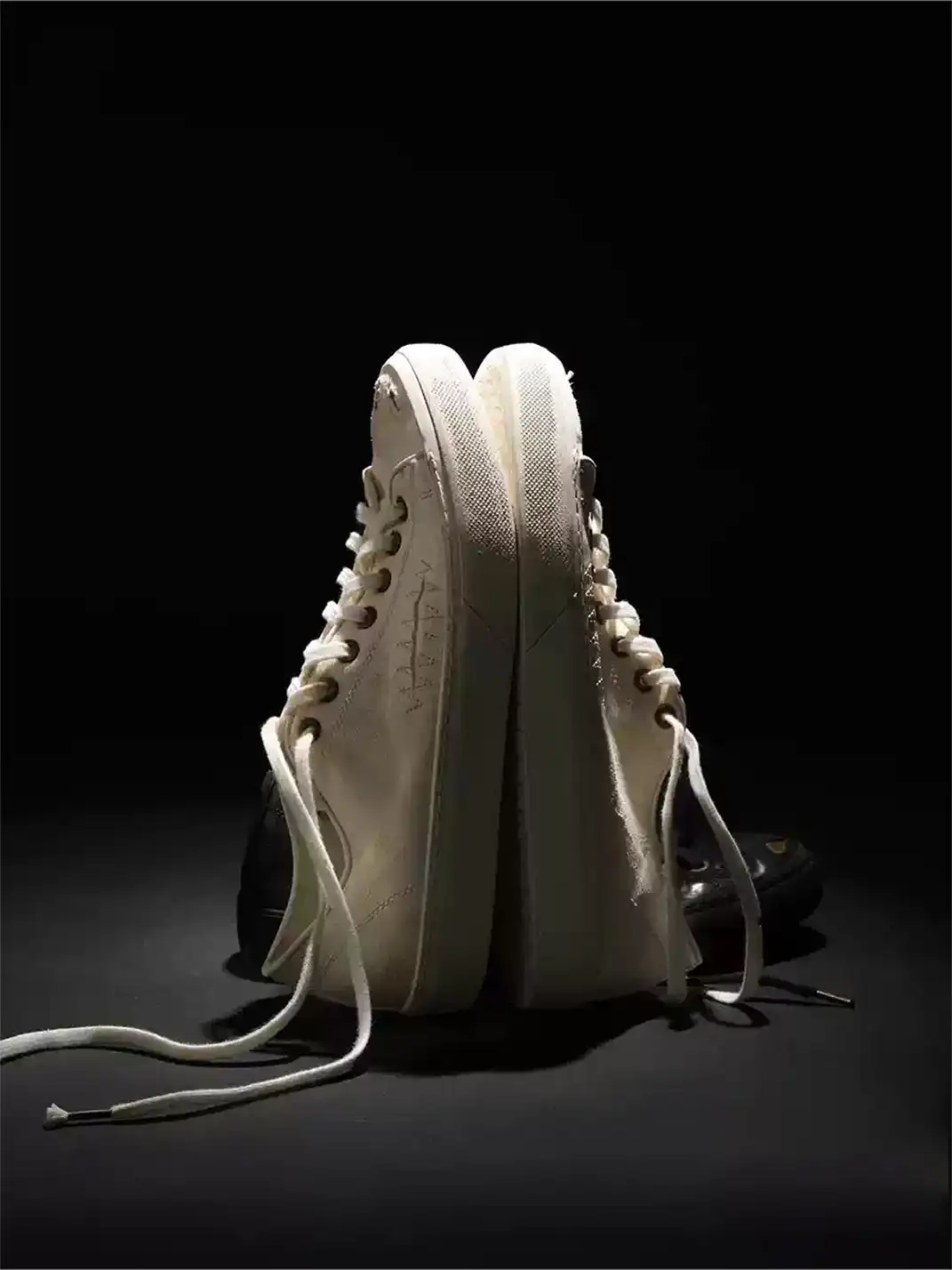 NEIGBORL | Low-Top Washed Distressed Horsehide Skate Shoes