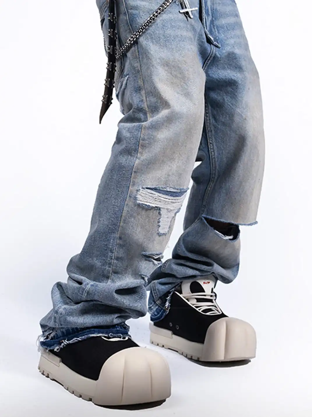 FVVO |  Oversized Toe Cap Canvas Sneakers