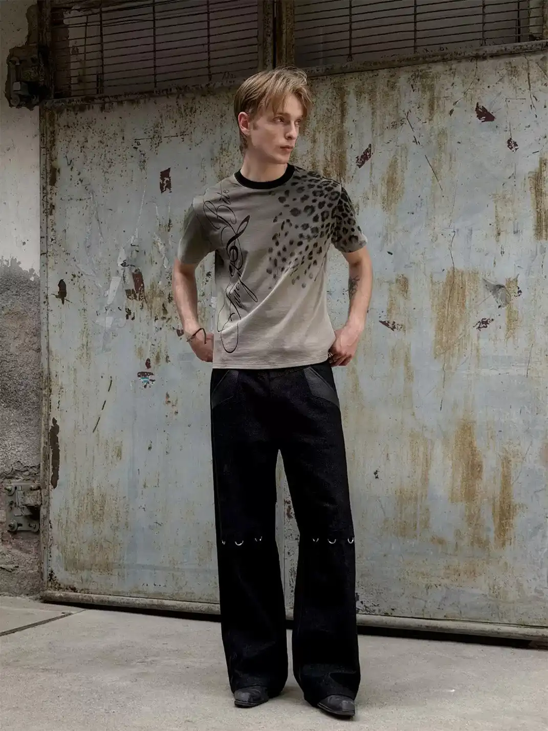 Esaias | Note Leopard Print Glitter T-Shirt