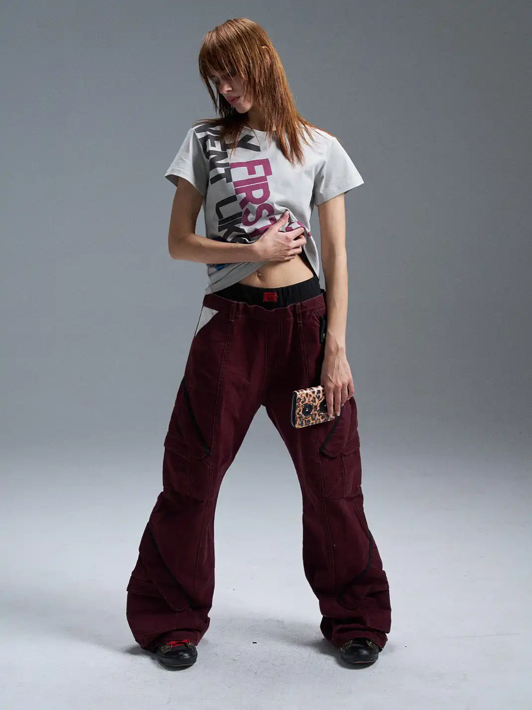 PAIKI | Lip Print Gold Foil Glitter Letter Crew Neck T-Shirt