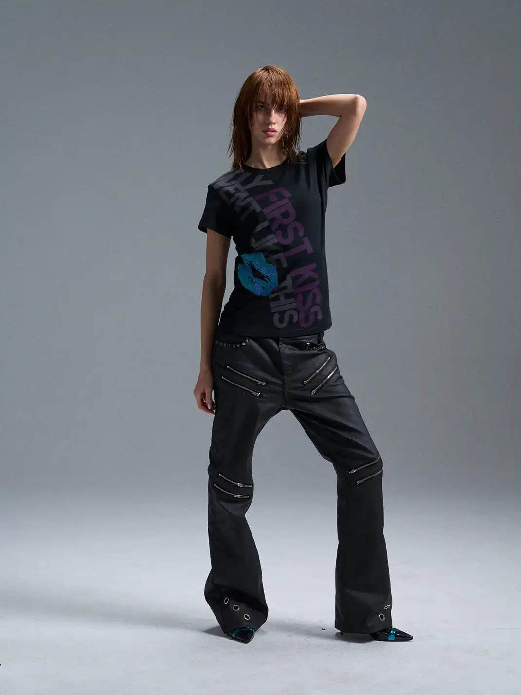 PAIKI | Lip Print Gold Foil Glitter Letter Crew Neck T-Shirt