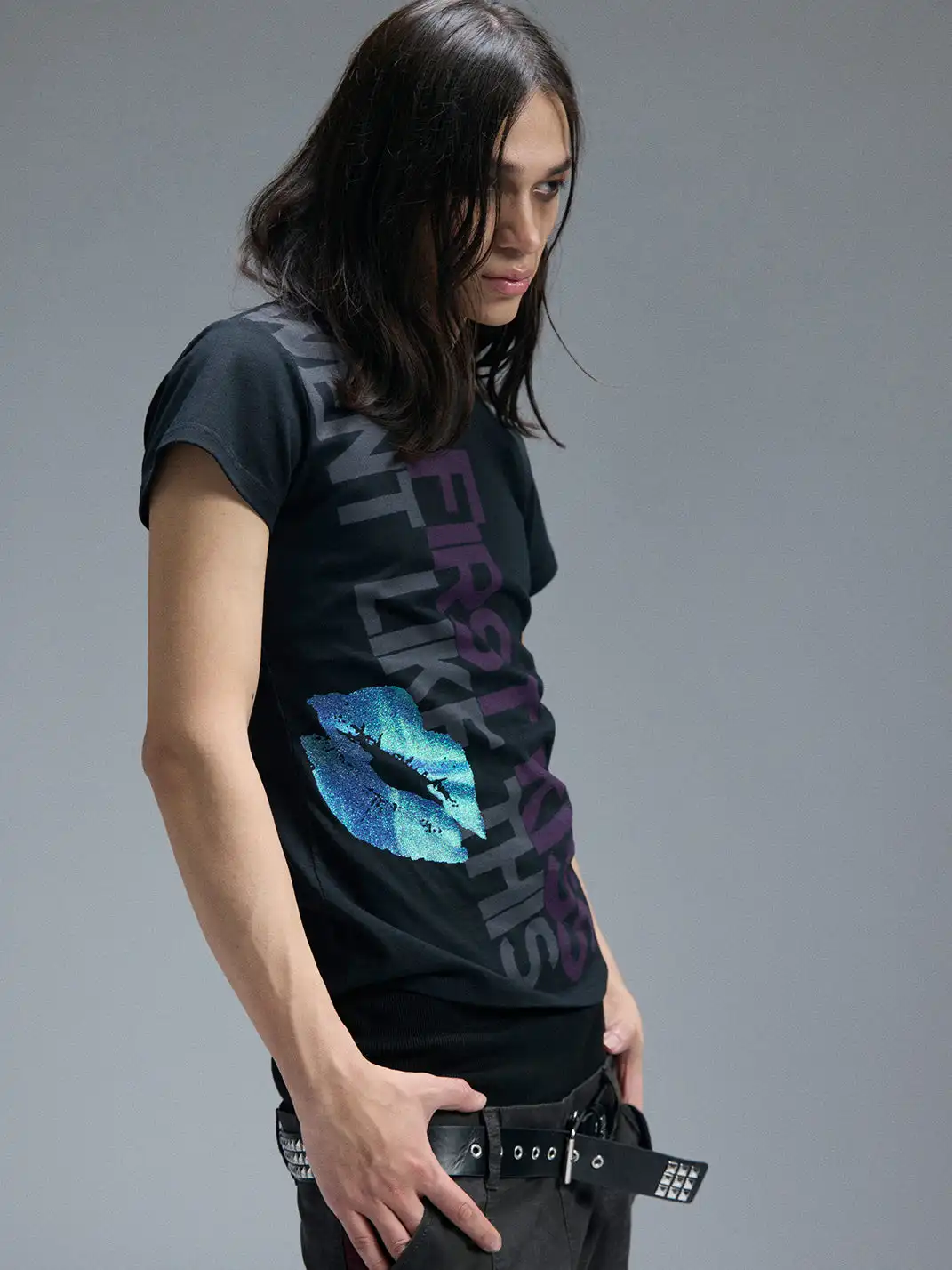 PAIKI | Lip Print Gold Foil Glitter Letter Crew Neck T-Shirt