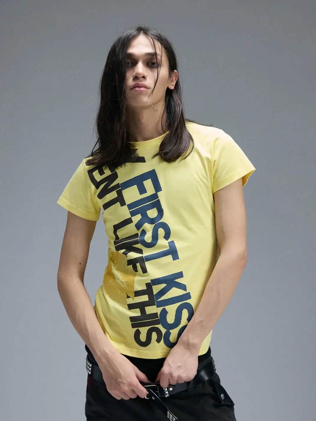PAIKI | Lip Print Gold Foil Glitter Letter Crew Neck T-Shirt
