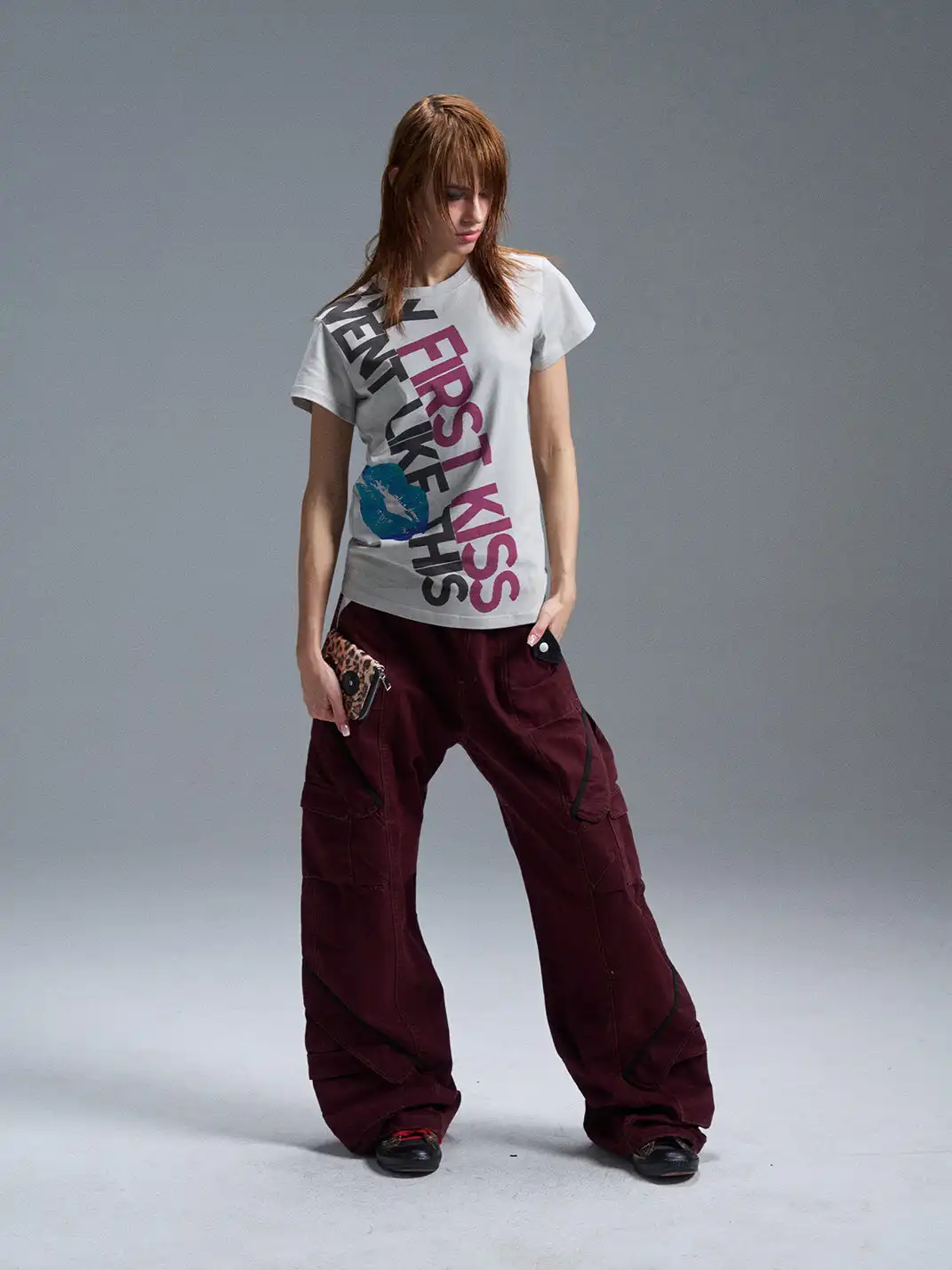 PAIKI | Lip Print Gold Foil Glitter Letter Crew Neck T-Shirt