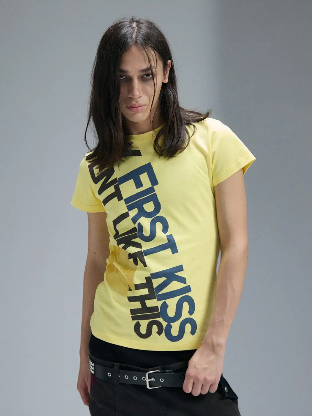 PAIKI | Lip Print Gold Foil Glitter Letter Crew Neck T-Shirt