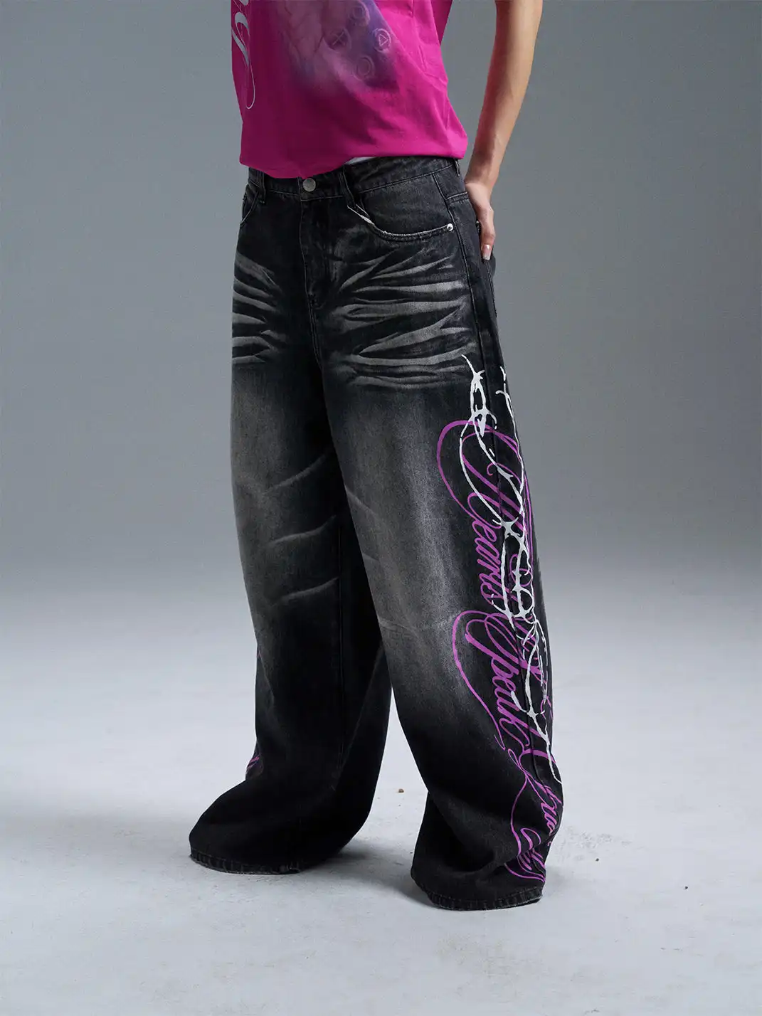PAIKI | Script Thorn Pattern Washed Jeans