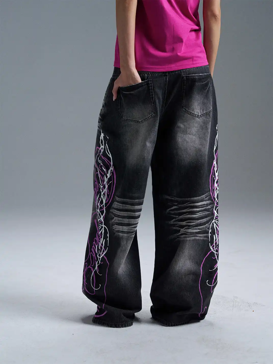PAIKI | Script Thorn Pattern Washed Jeans