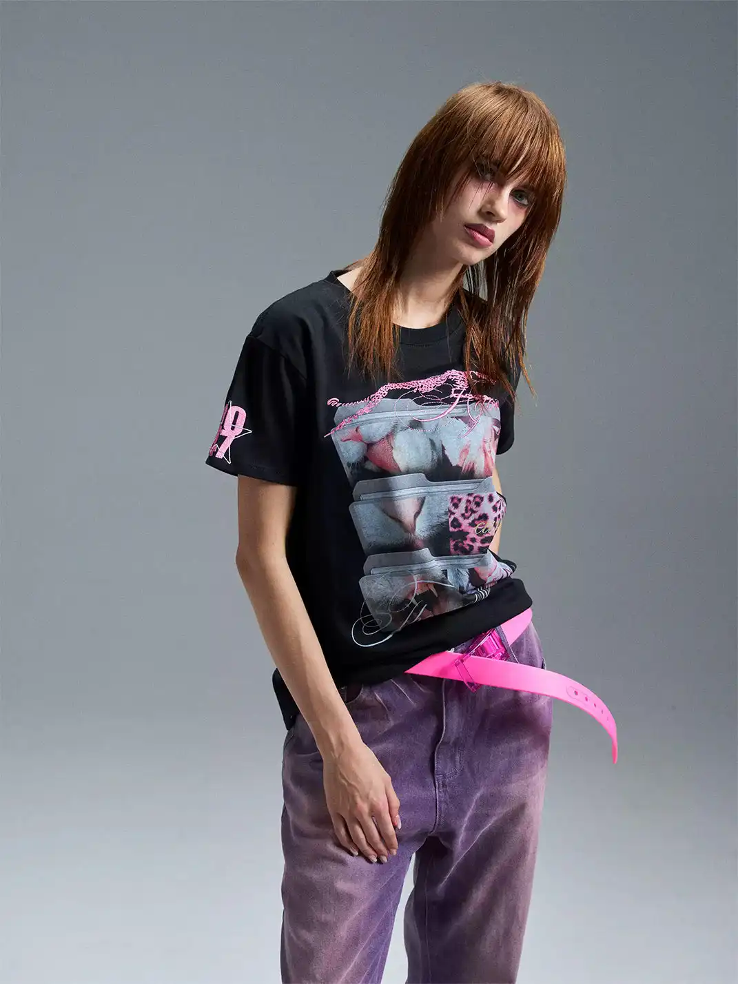 PAIKI | Cat Folder Embroidery Letter T-Shirt