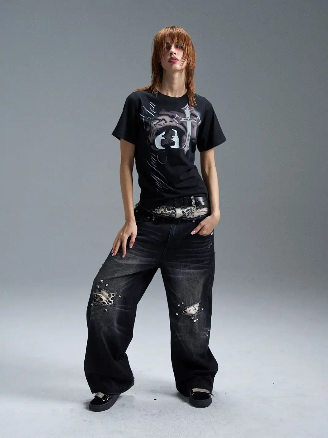 PAIKI | Cross Tiger Mouth Glitter T-Shirt