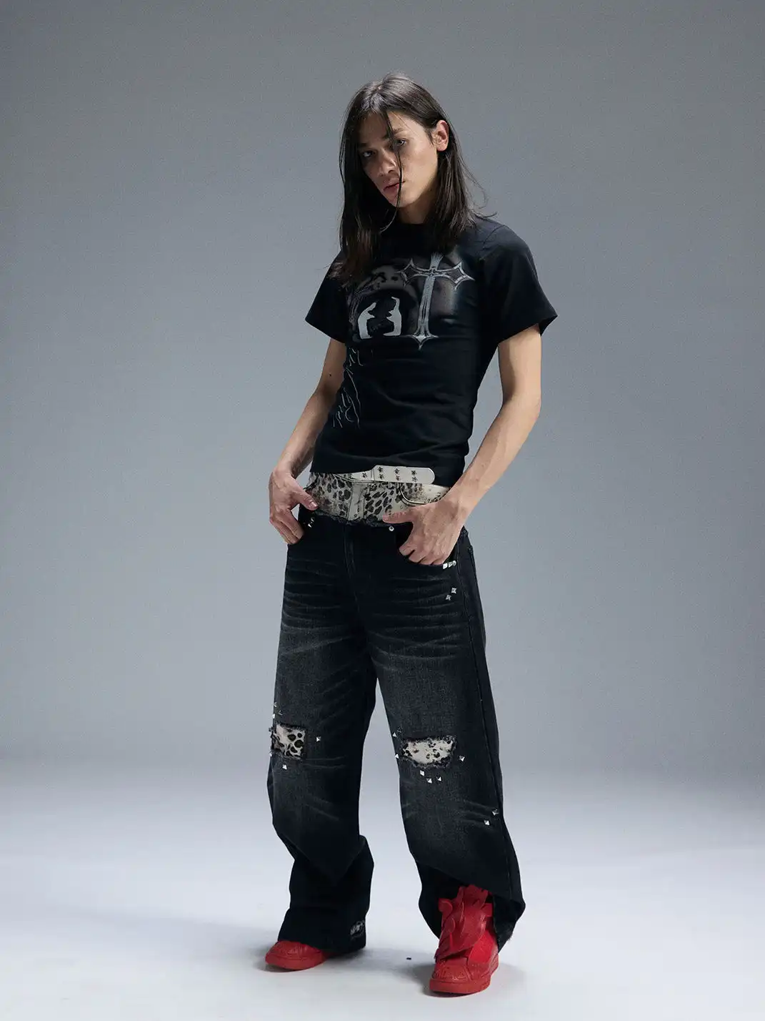 PAIKI | Cross Tiger Mouth Glitter T-Shirt
