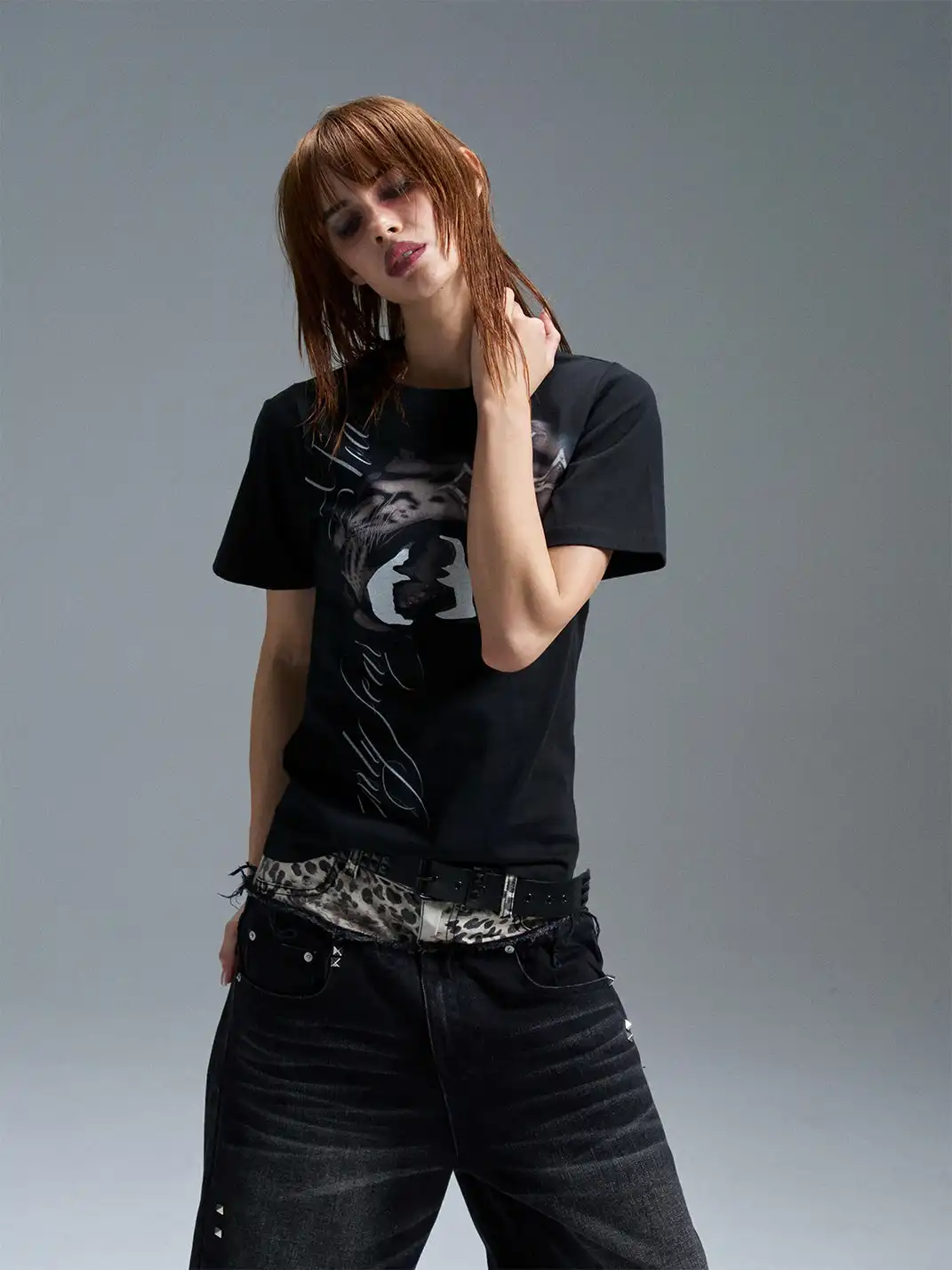 PAIKI | Cross Tiger Mouth Glitter T-Shirt