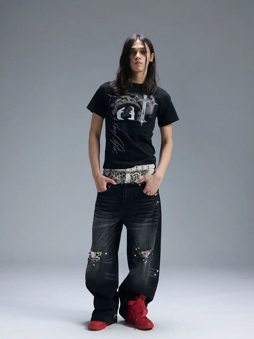 PAIKI | Cross Tiger Mouth Glitter T-Shirt