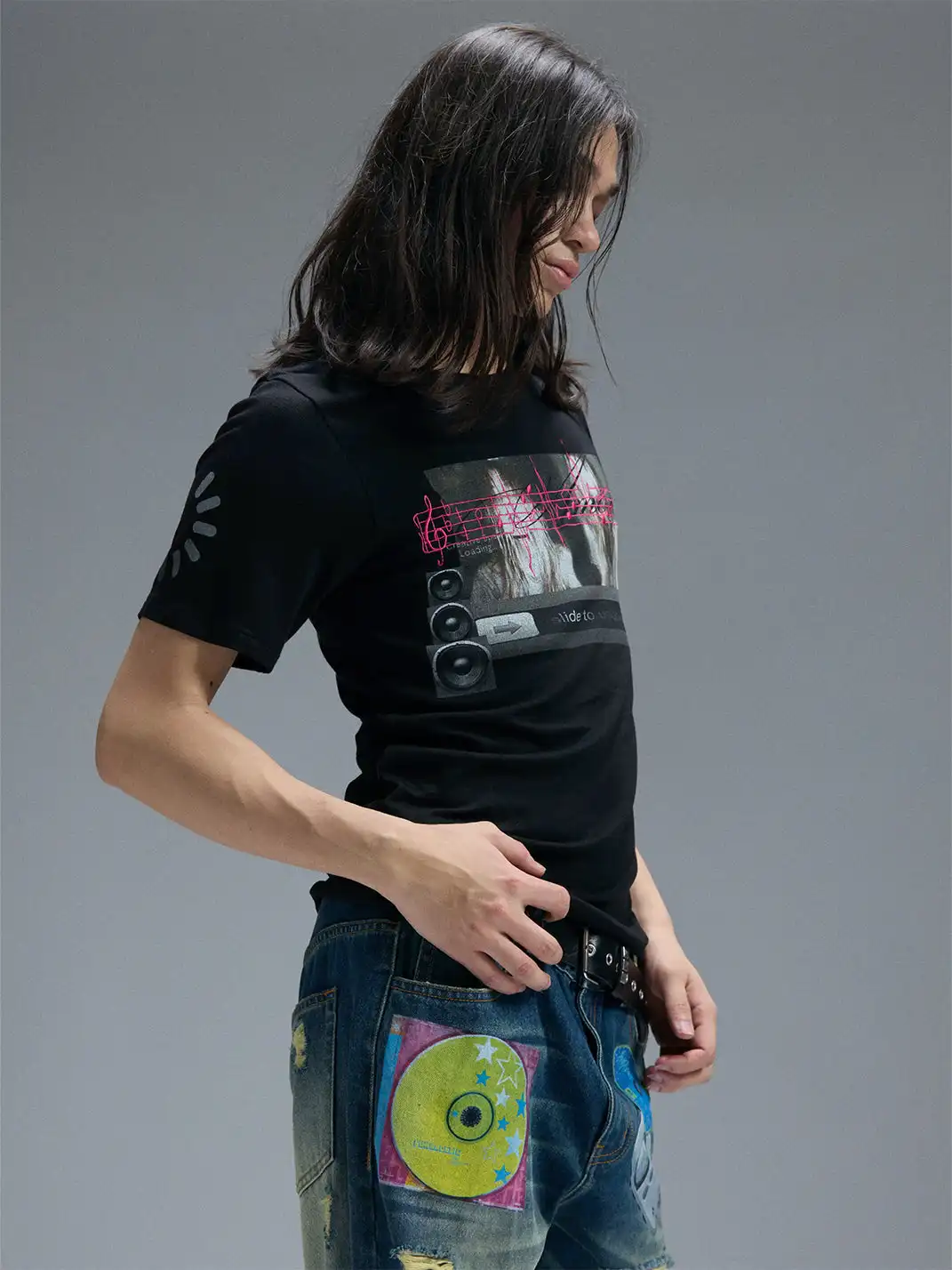PAIKI | Slide Unlock Electronic Figure Embroidery T-Shirt