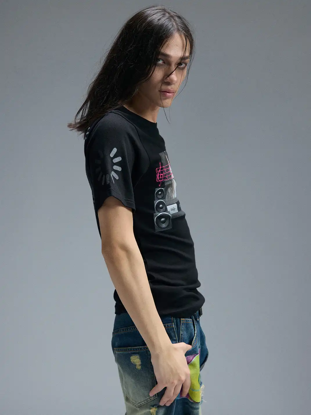 PAIKI | Slide Unlock Electronic Figure Embroidery T-Shirt