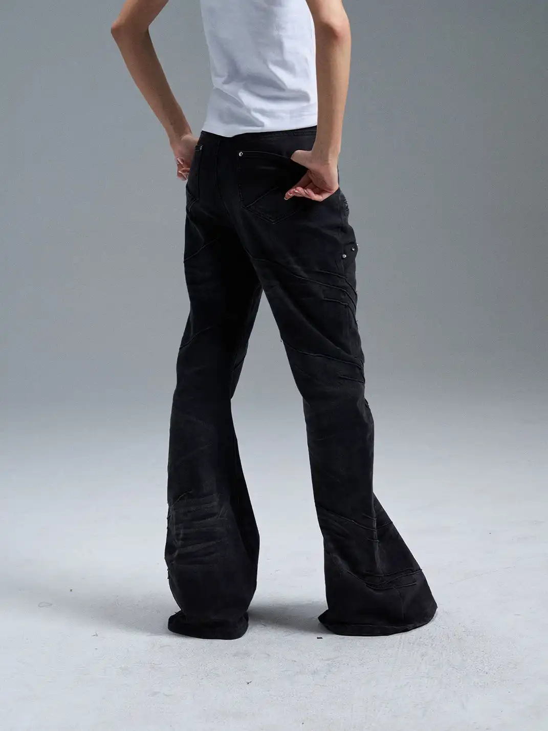 PAIKI | Samehada Washed Curved Blade Jeans