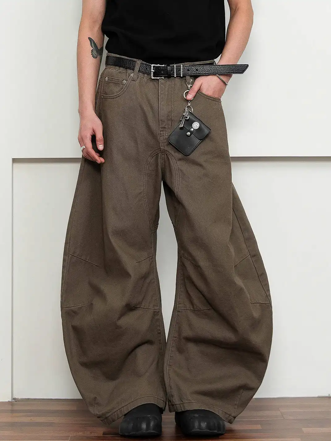 FLY OFF | Paneled Curved Blade Jeans