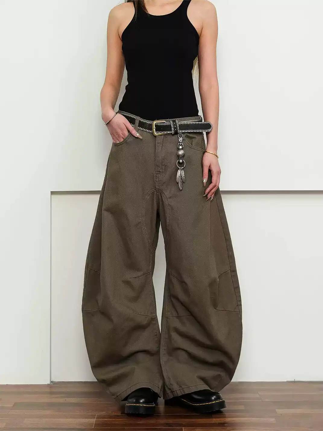 FLY OFF | Paneled Curved Blade Jeans