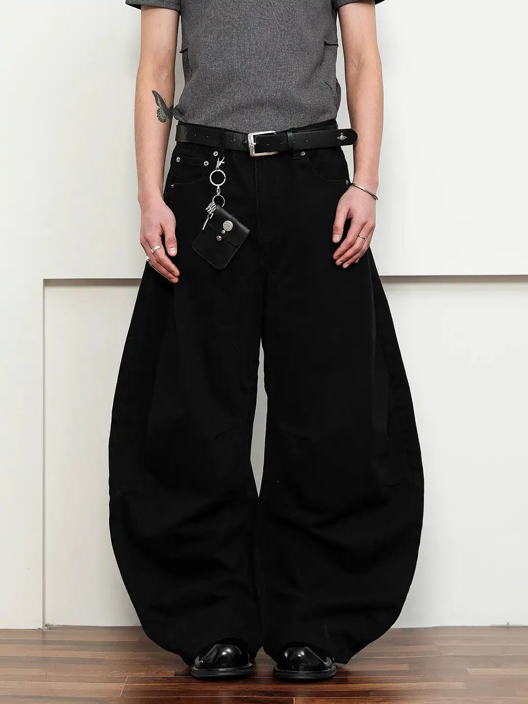 FLY OFF | Paneled Curved Blade Jeans